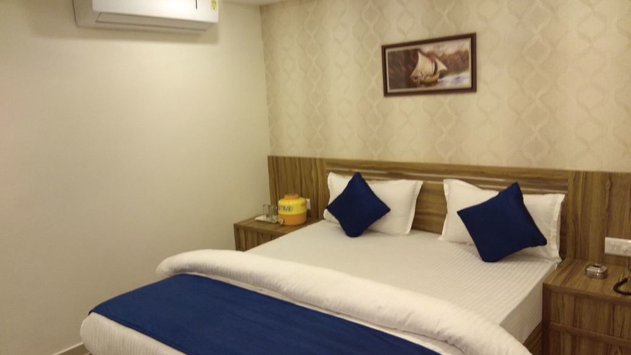 Photo of Bedroom in Navrangpura