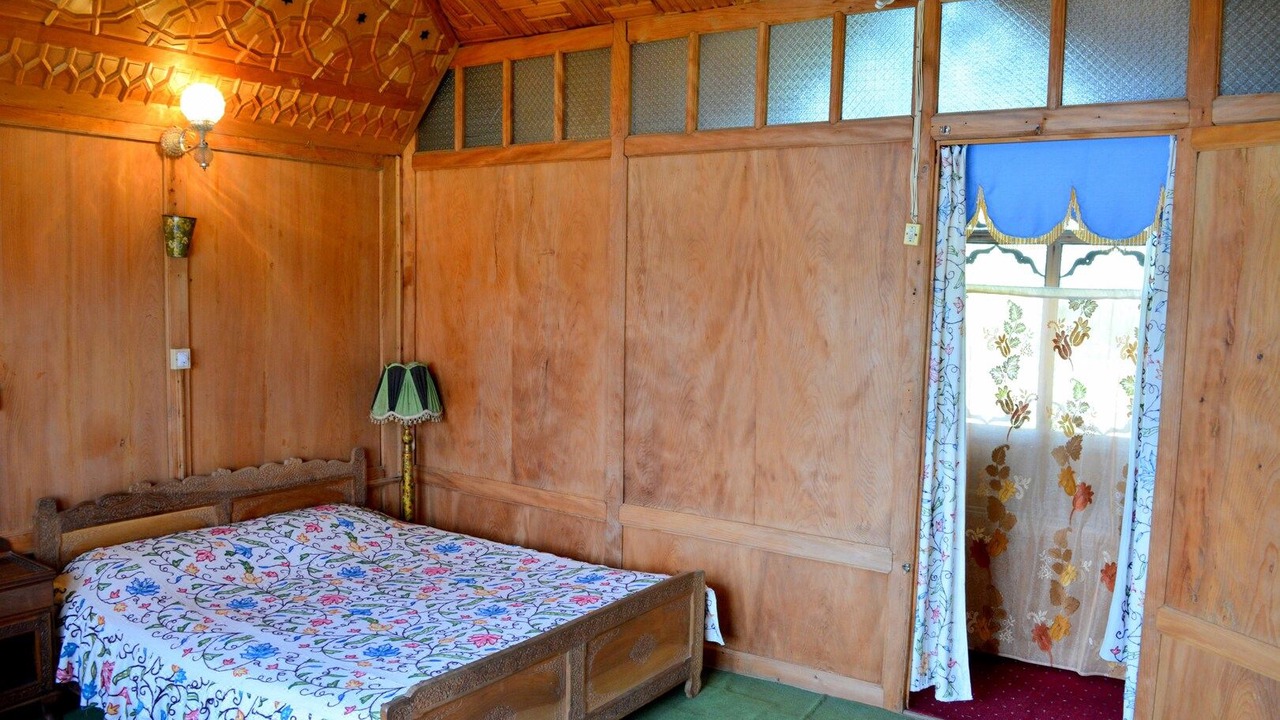 Photo of Bedroom in Nagin Bagh