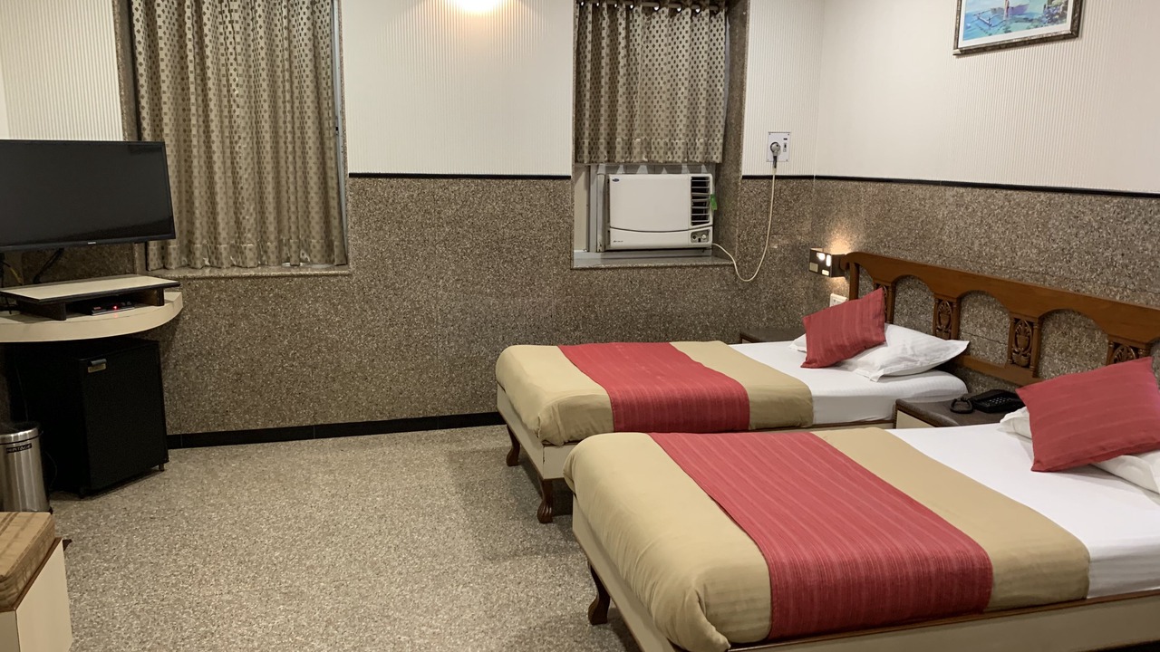 Photo of Bedroom in Prabhadevi