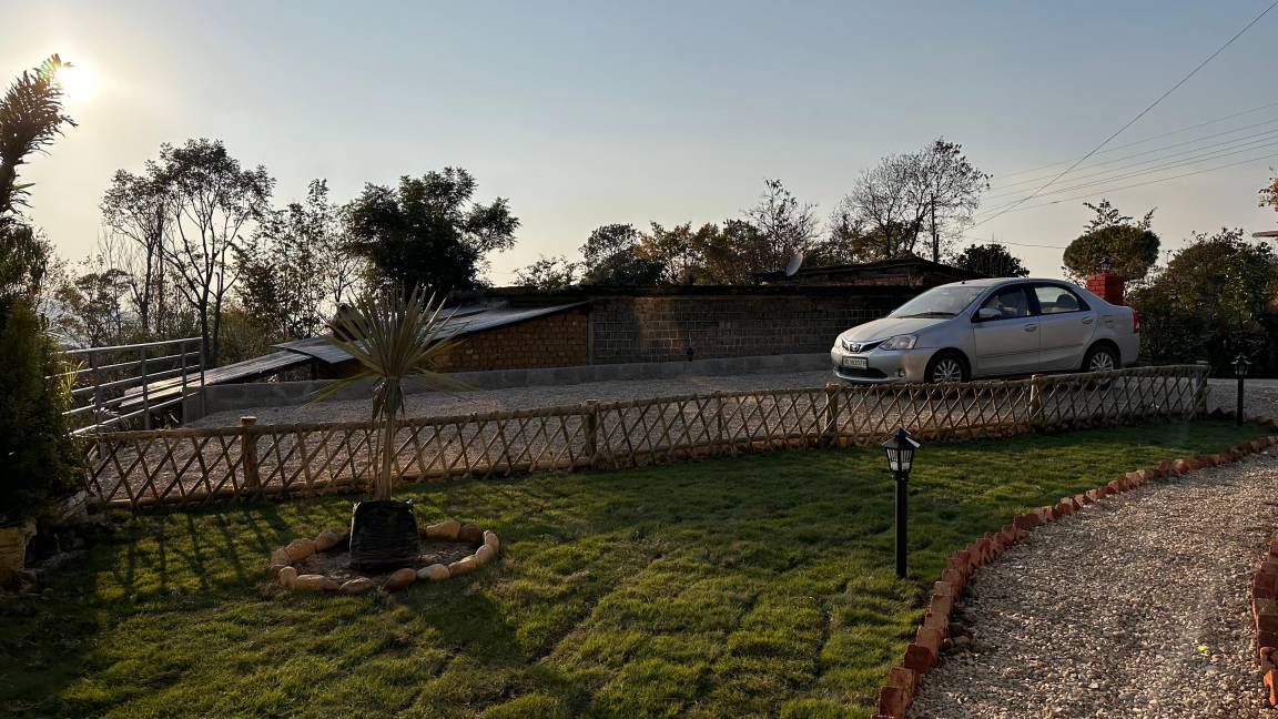 Photo of Buildings in Suja