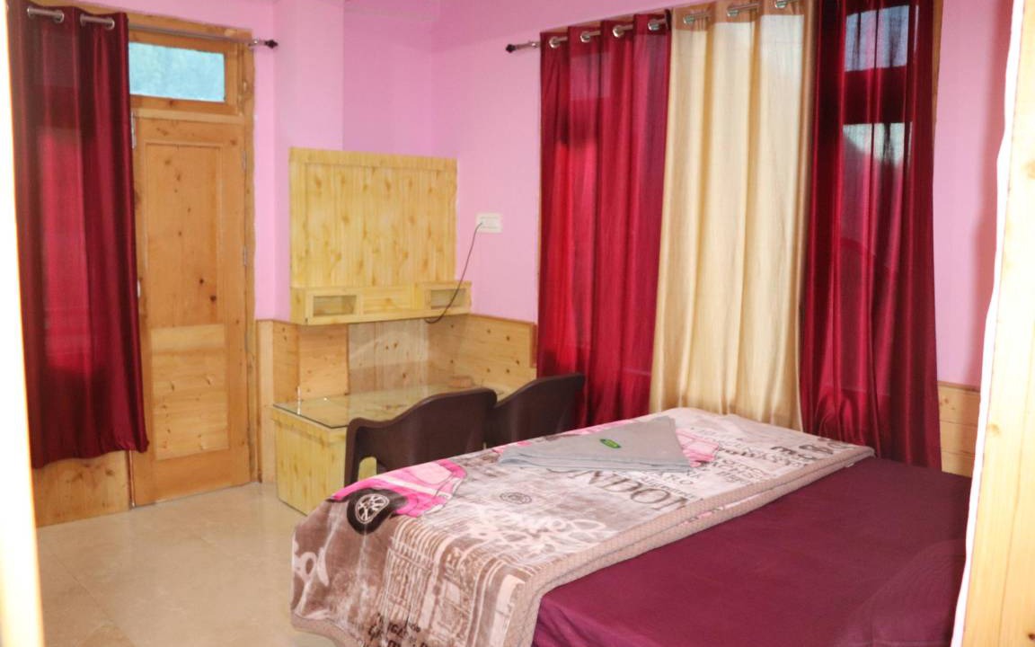 Photo of Bedroom in Kasol