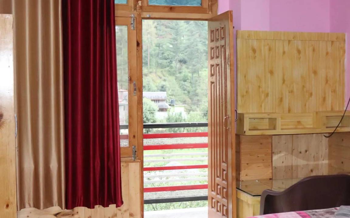 Photo of Bedroom in Kasol