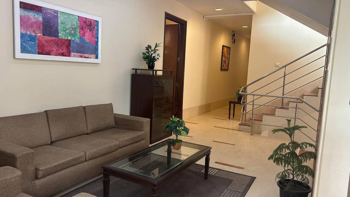 Photo of Livingroom in DLF Phase 3