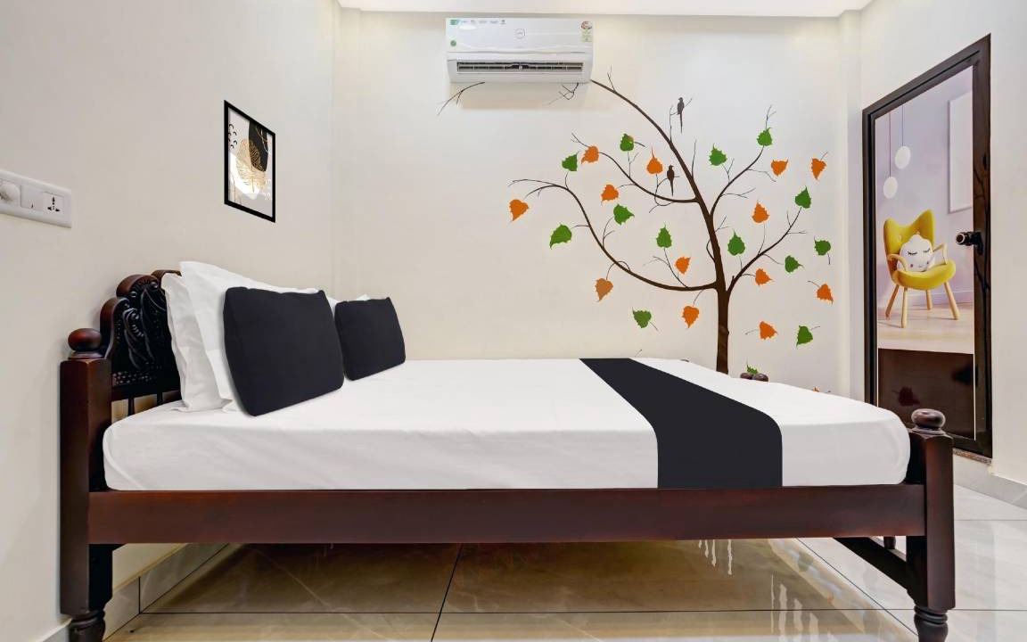 Photo of Bedroom in Poovar