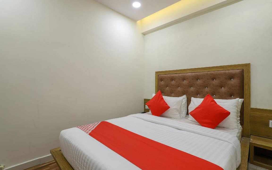 Photo of Bedroom in Navrangpura