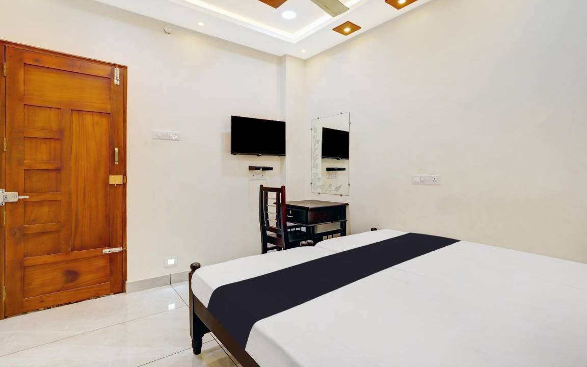 Photo of Bedroom in Poovar