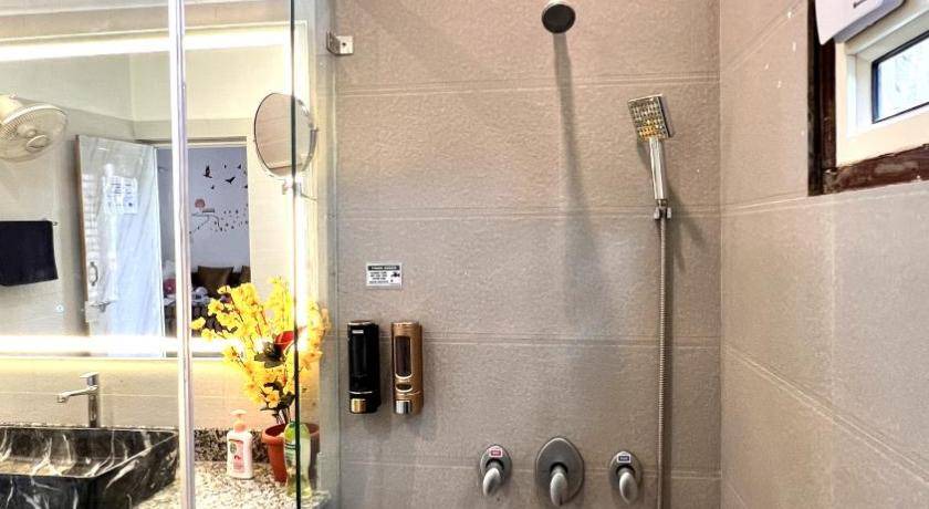 Photo of Bathroom in Maninagar