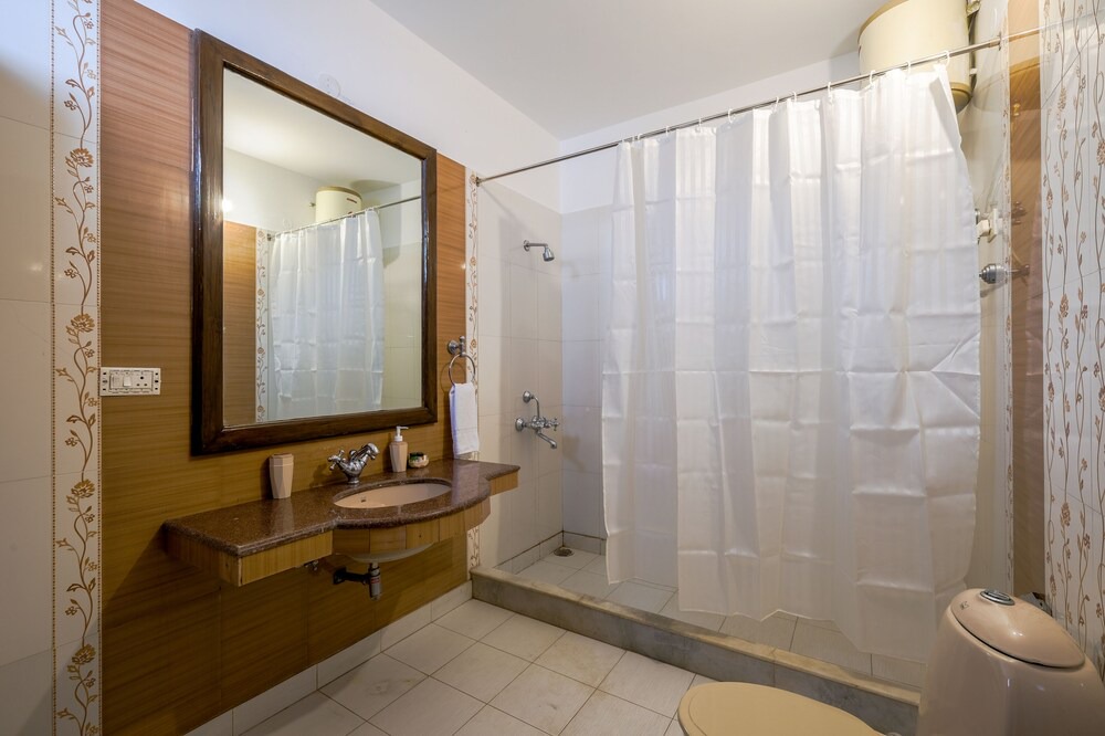 Photo of Bathroom in The Mall Road