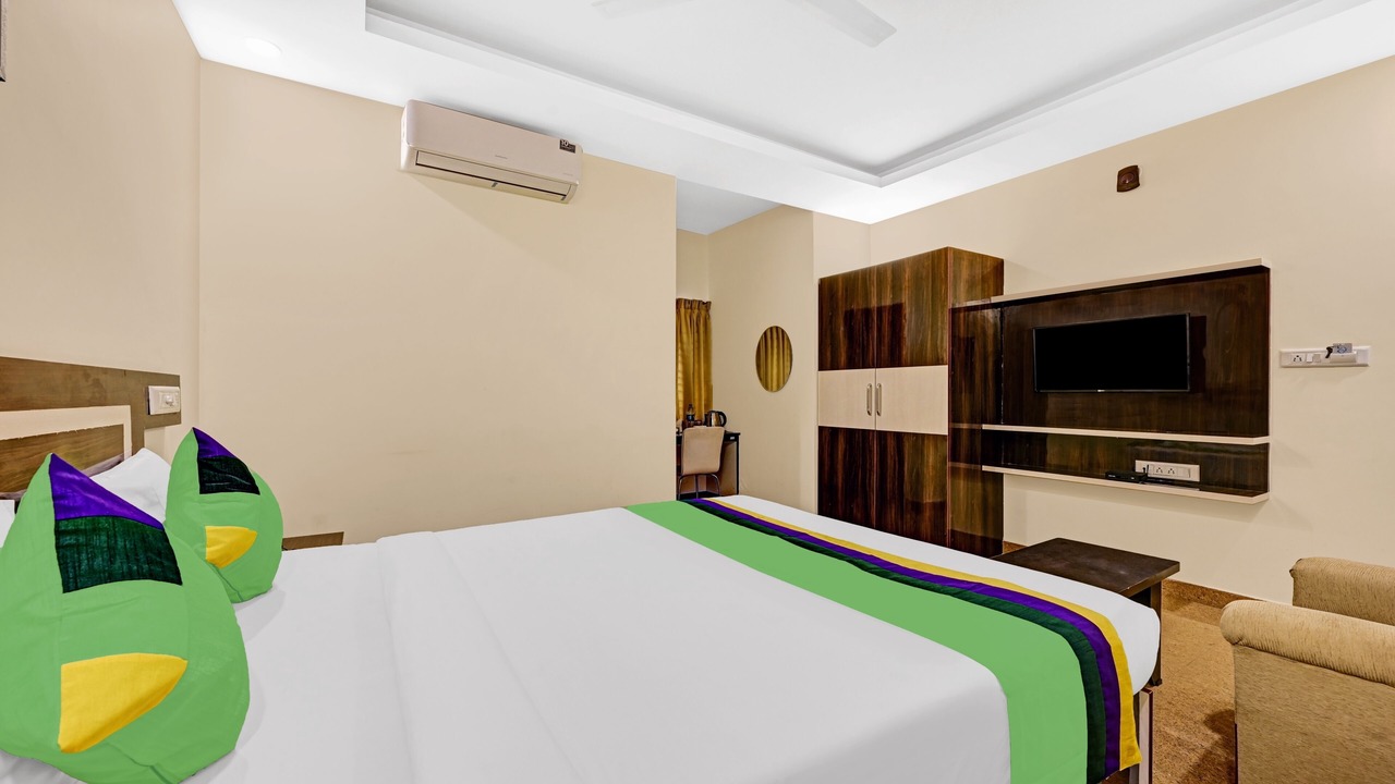 Photo of Bedroom in HBR Layout
