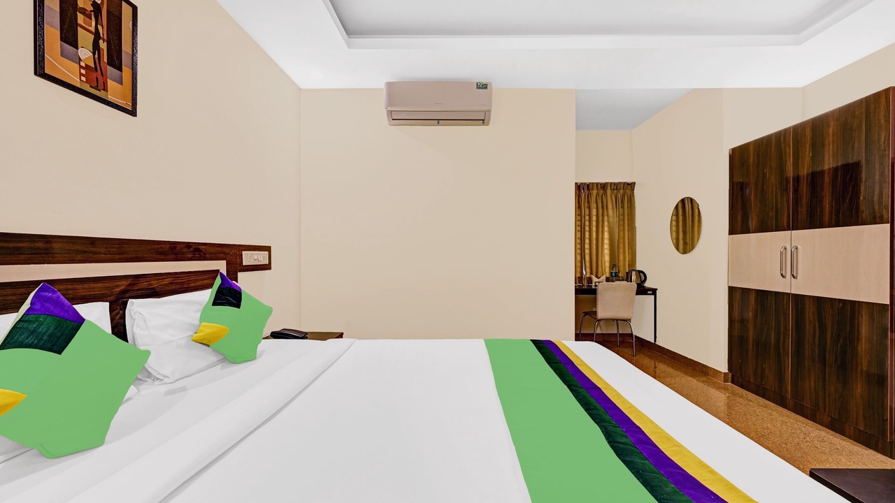 Photo of Bedroom in HBR Layout