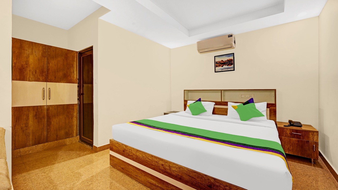 Photo of Bedroom in HBR Layout
