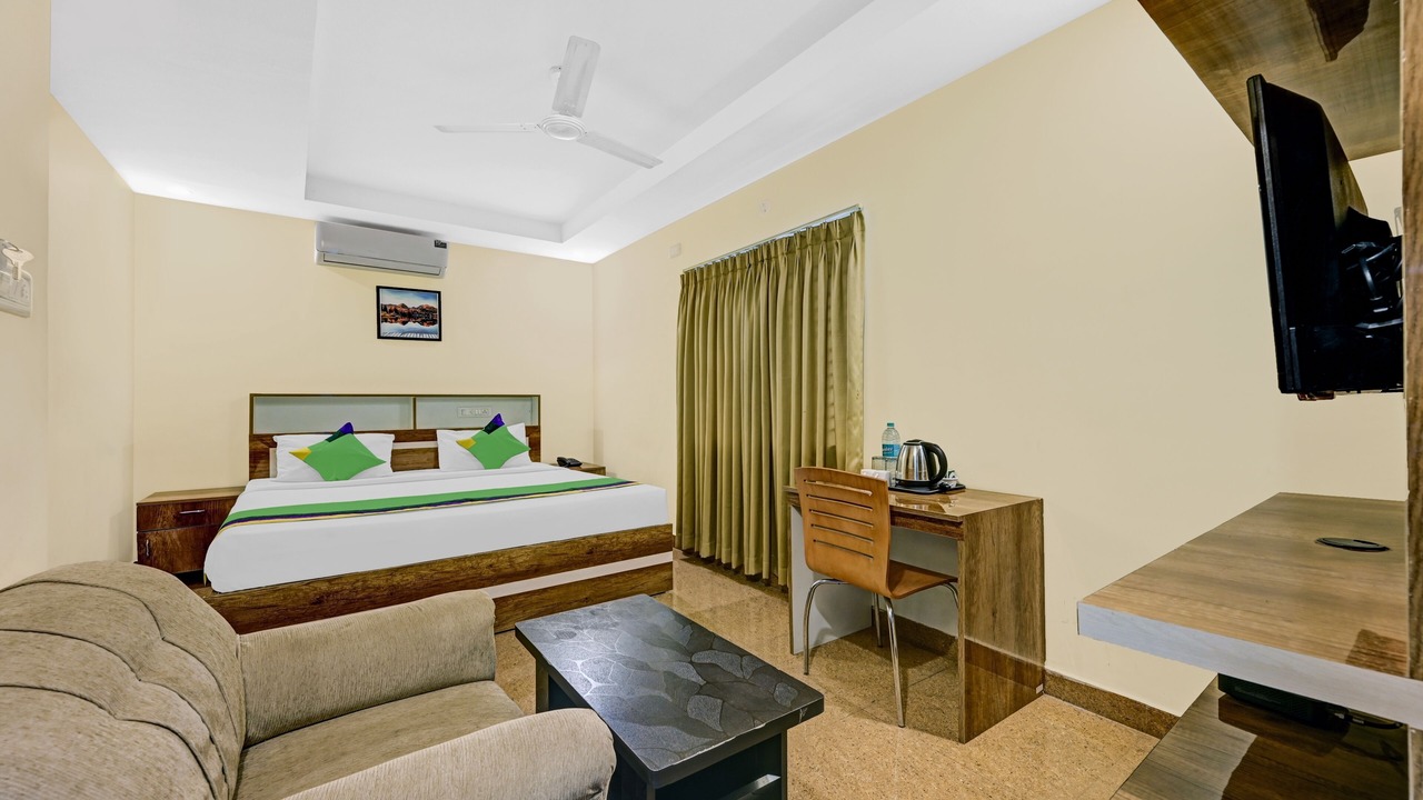 Photo of Bedroom in HBR Layout