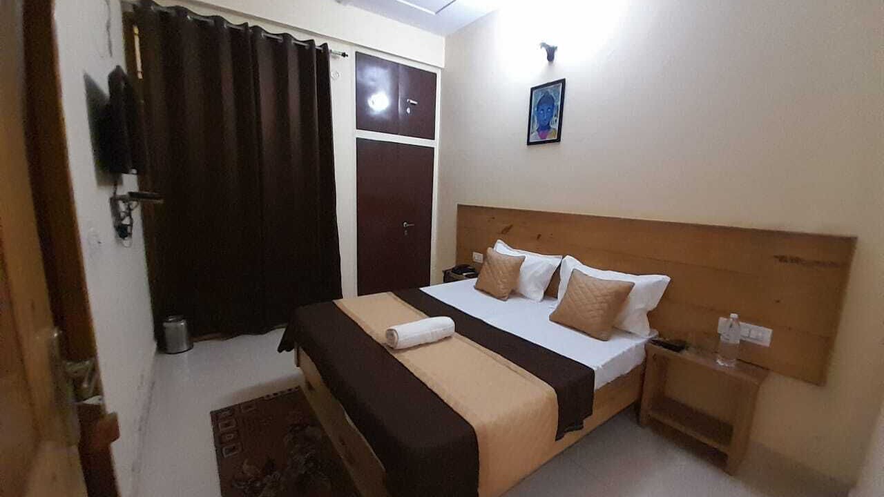 Photo of Bedroom in Tapovan