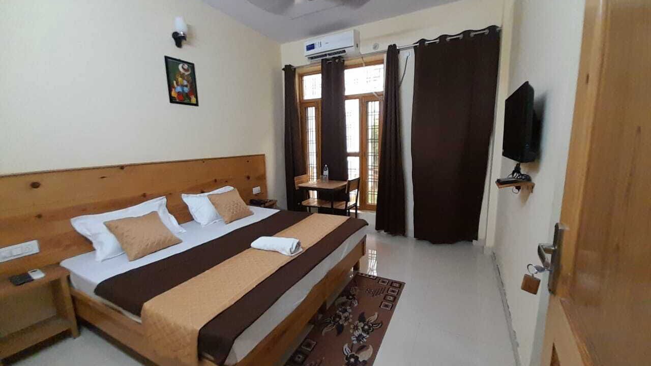 Photo of Bedroom in Tapovan