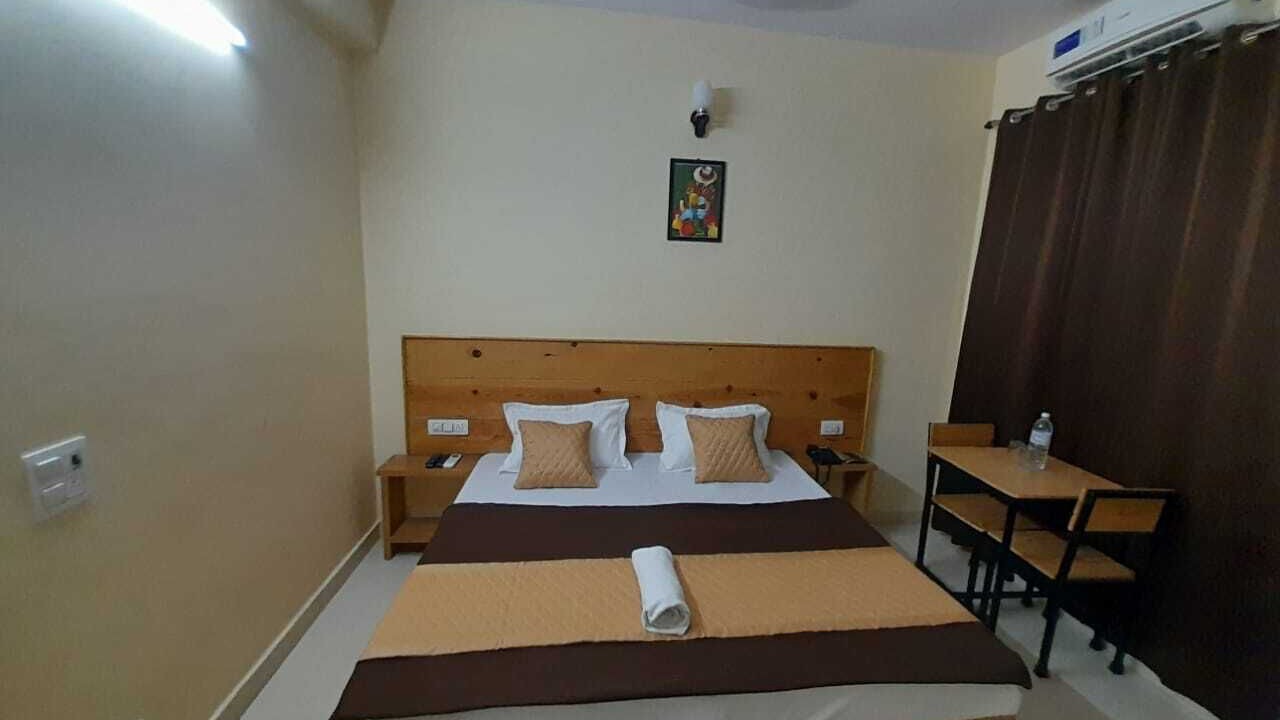 Photo of Bedroom in Tapovan