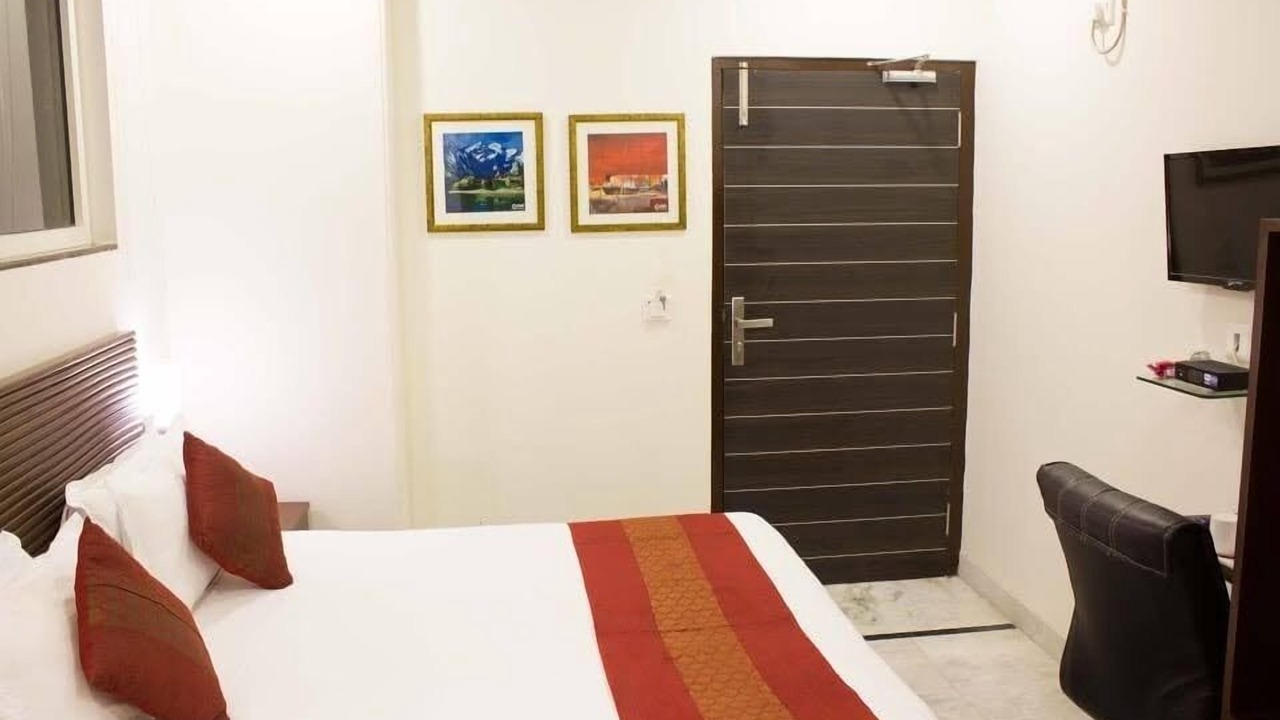 Photo of Bedroom in Pink City