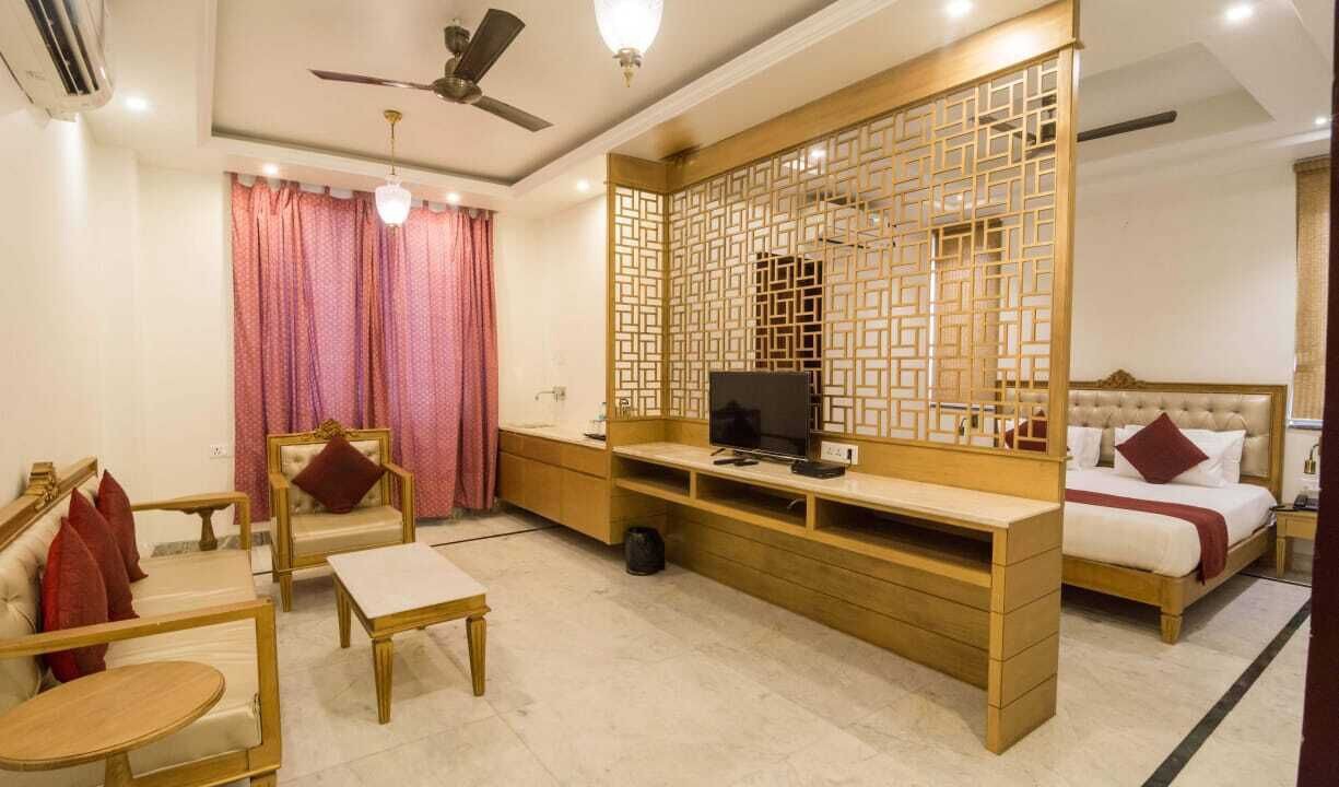 Photo of Livingroom in Pink City