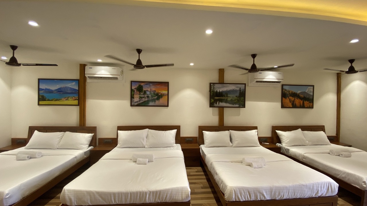 Photo of Bedroom in Tarapur