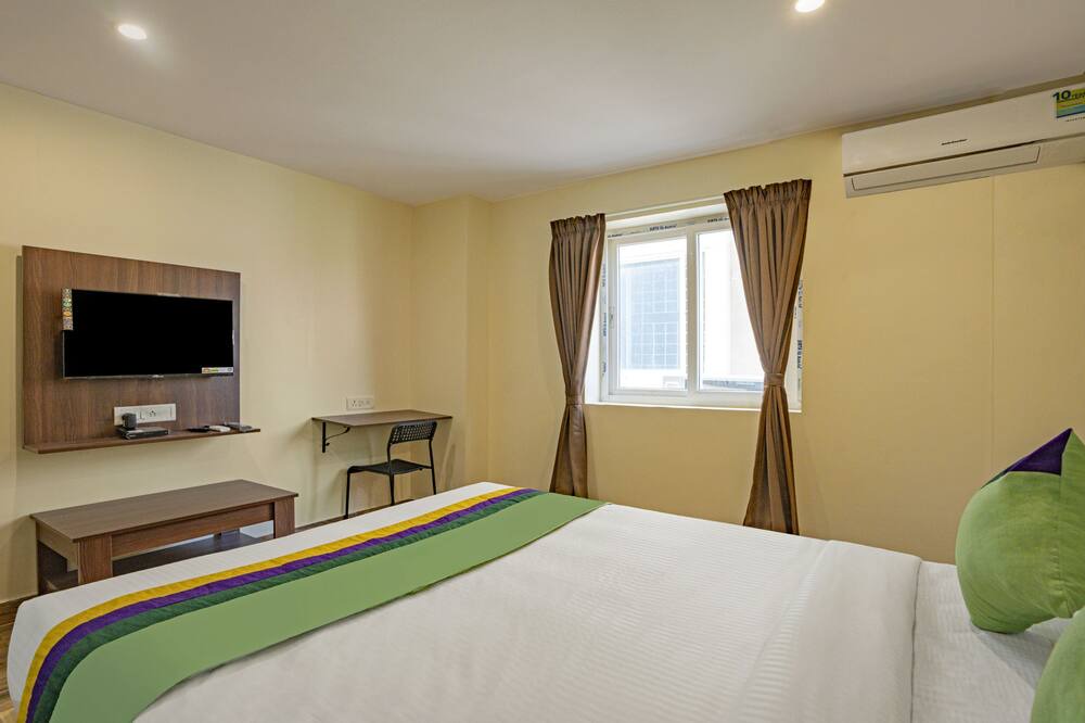 Photo of Bedroom in HBR Layout