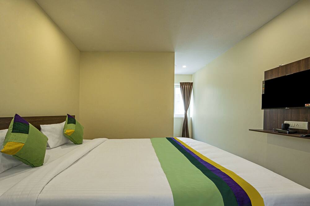 Photo of Bedroom in HBR Layout