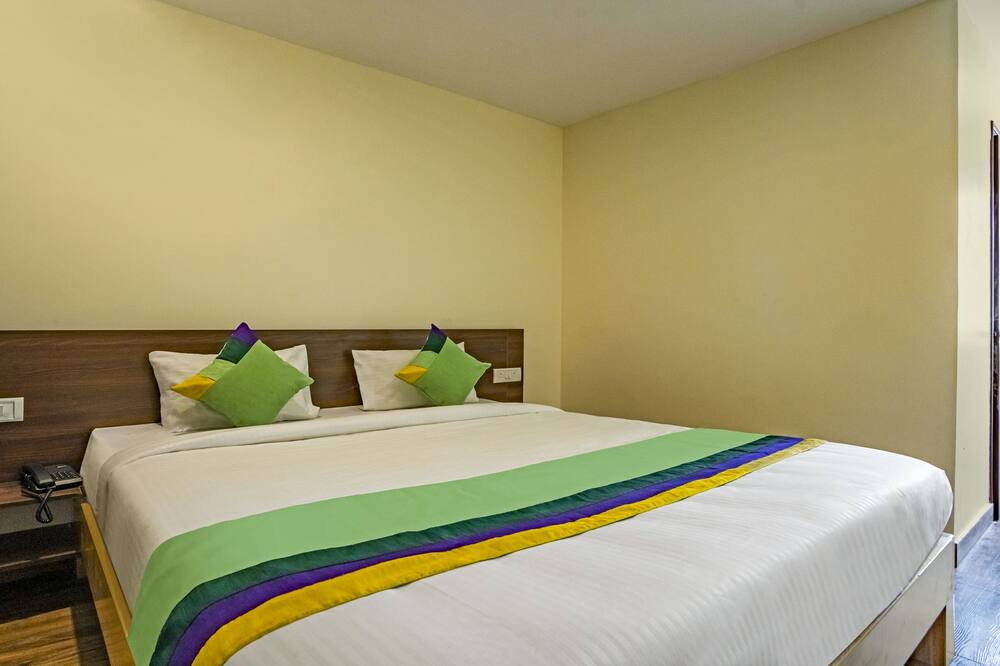Photo of Bedroom in HBR Layout