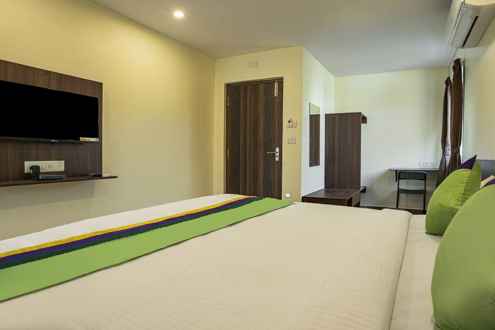 Photo of Bedroom in HBR Layout