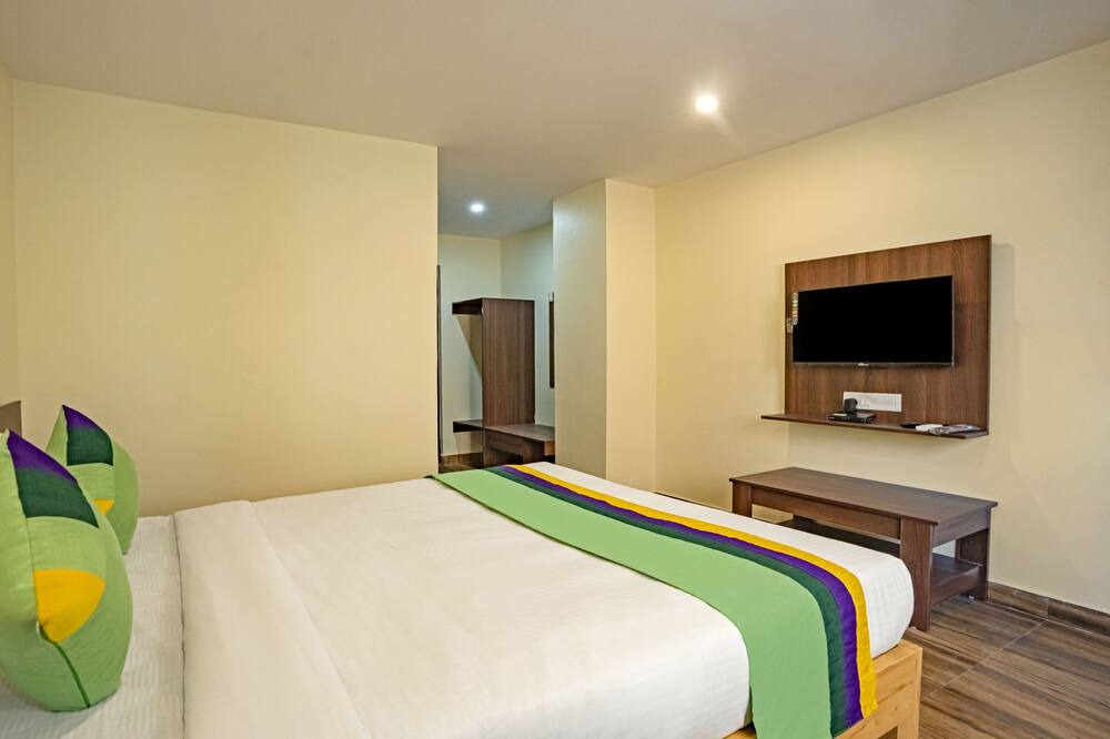 Photo of Bedroom in HBR Layout