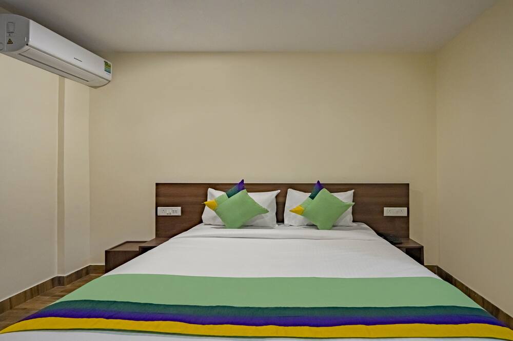 Photo of Bedroom in HBR Layout