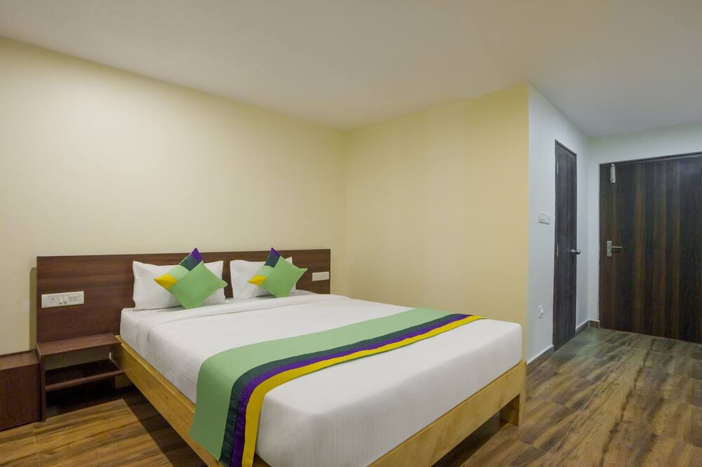 Photo of Bedroom in HBR Layout