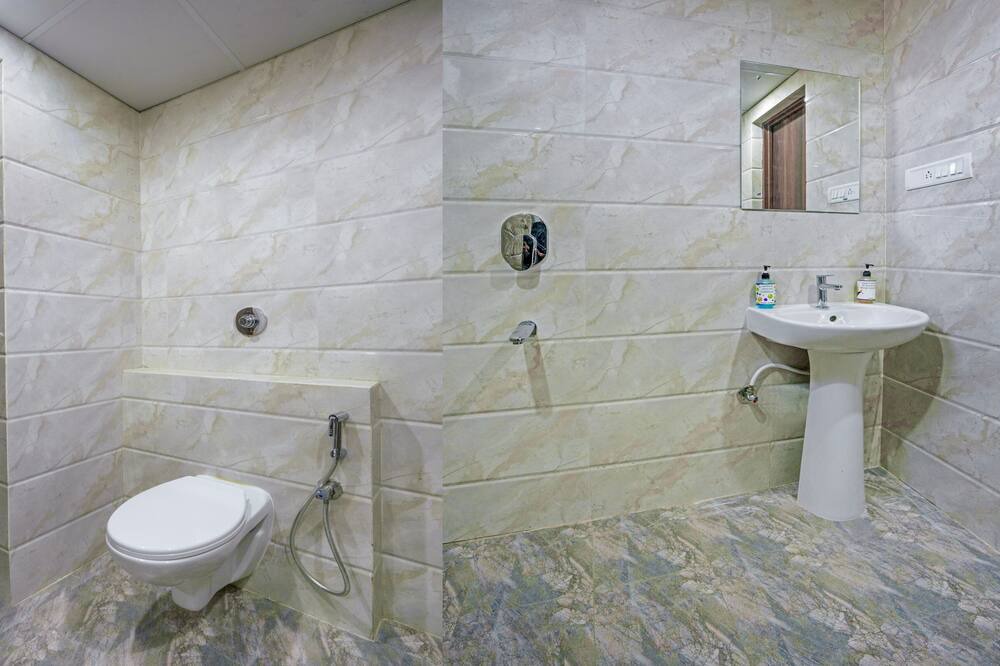 Photo of Bathroom in HBR Layout