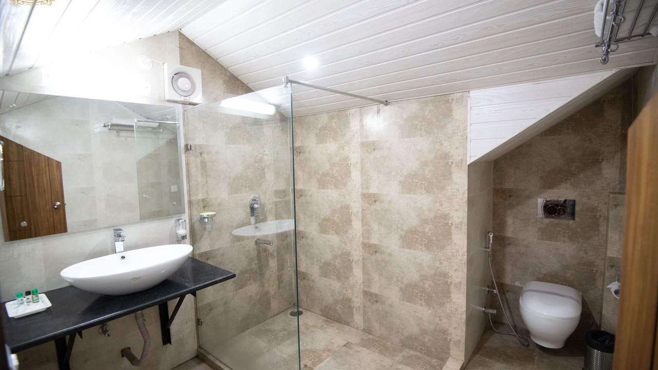 Photo of Bathroom in Theog