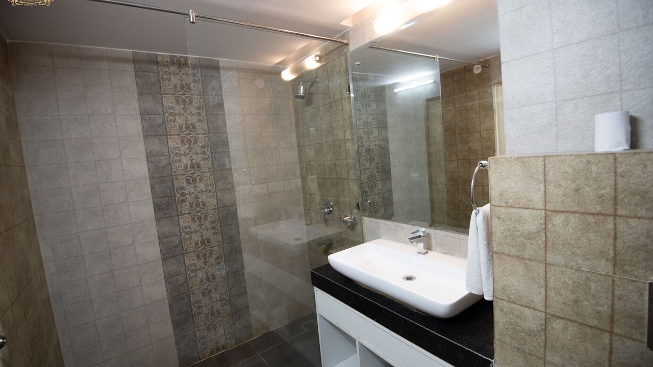 Photo of Bathroom in Theog