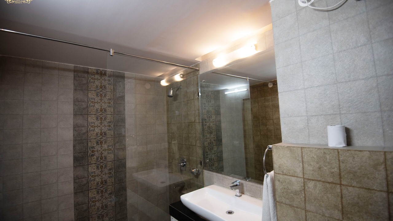 Photo of Bathroom in Theog
