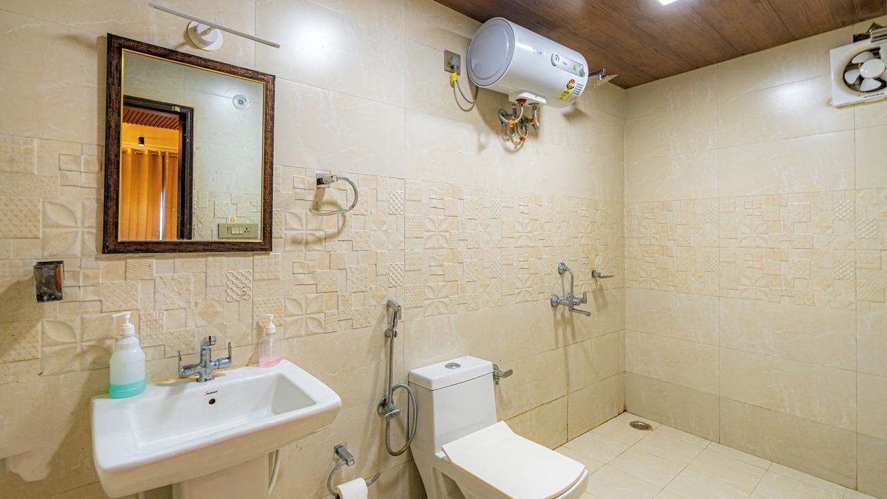 Photo of Bathroom in The Mall Road
