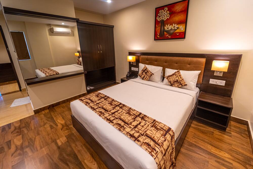 Photo of Bedroom in HBR Layout