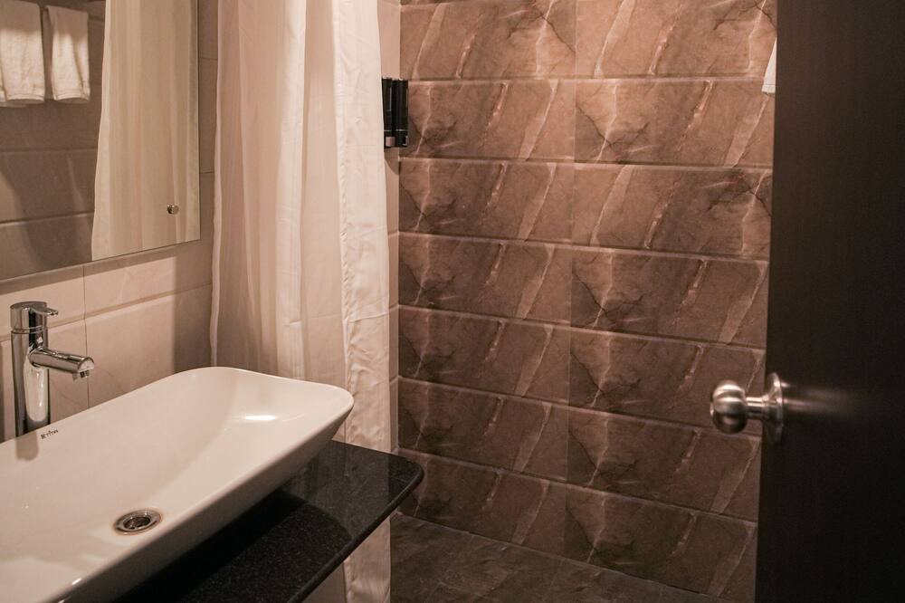 Photo of Bathroom in HBR Layout