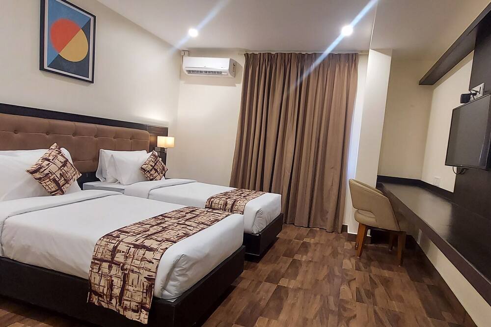 Photo of Bedroom in HBR Layout