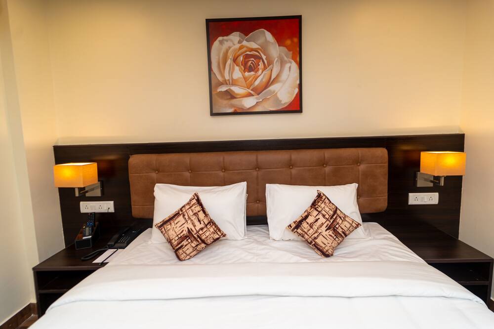 Photo of Bedroom in HBR Layout