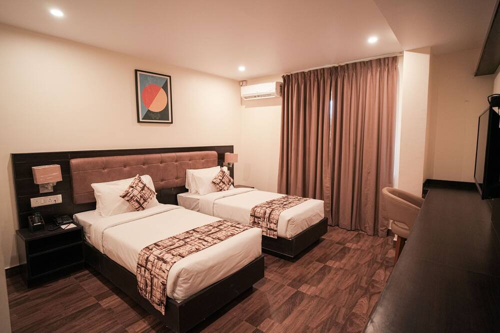 Photo of Bedroom in HBR Layout
