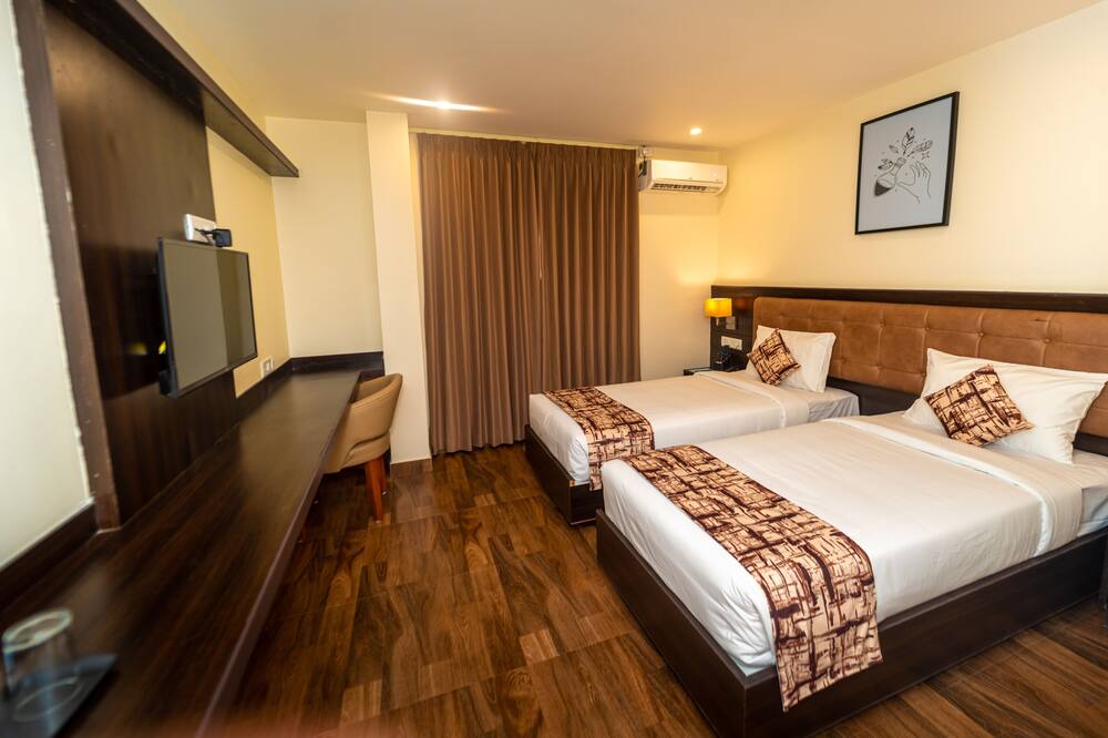 Photo of Bedroom in HBR Layout