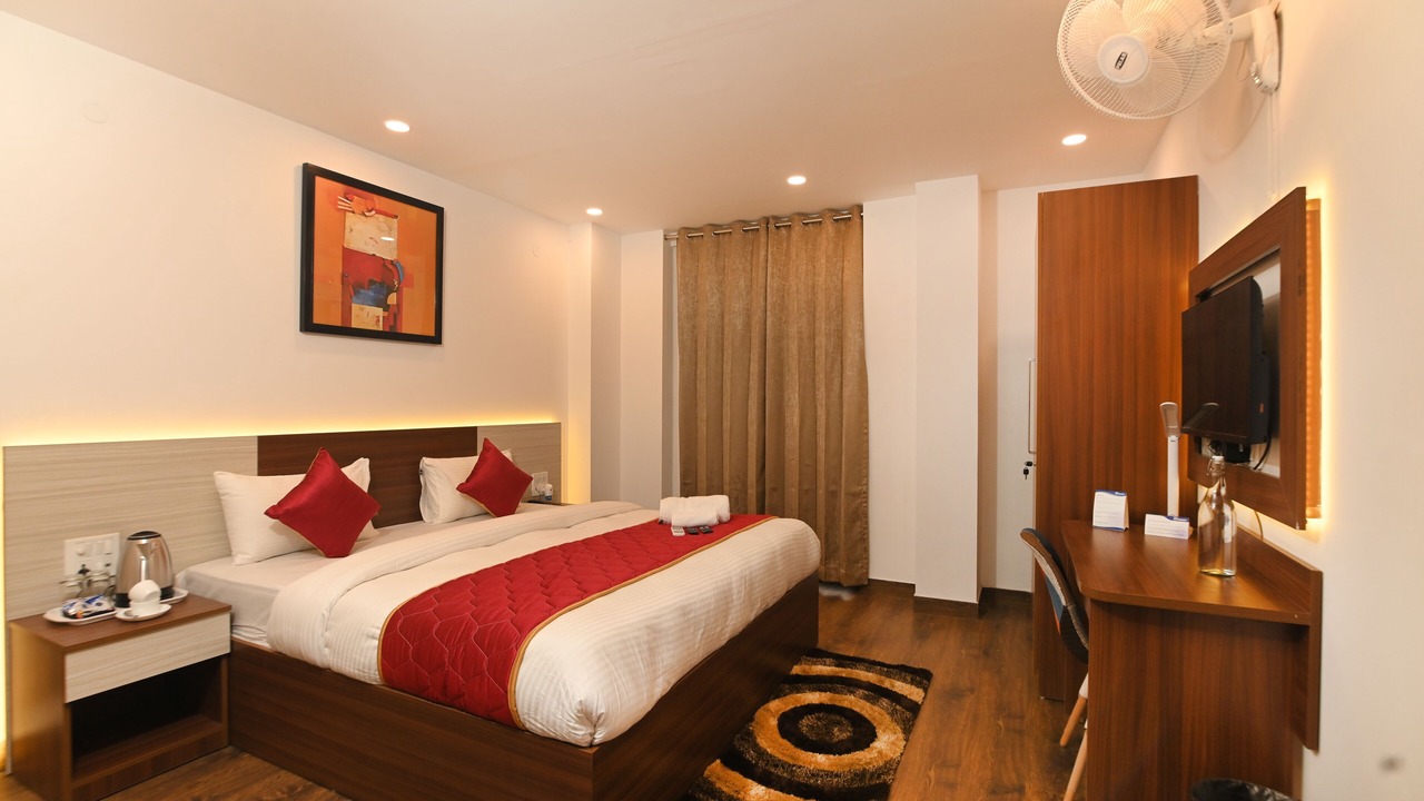 Photo of Bedroom in DLF Phase 3