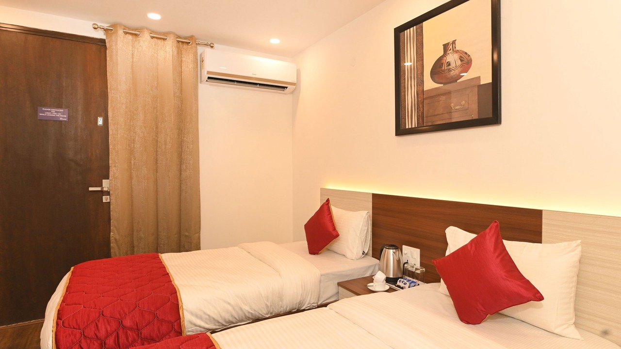 Photo of Bedroom in DLF Phase 3