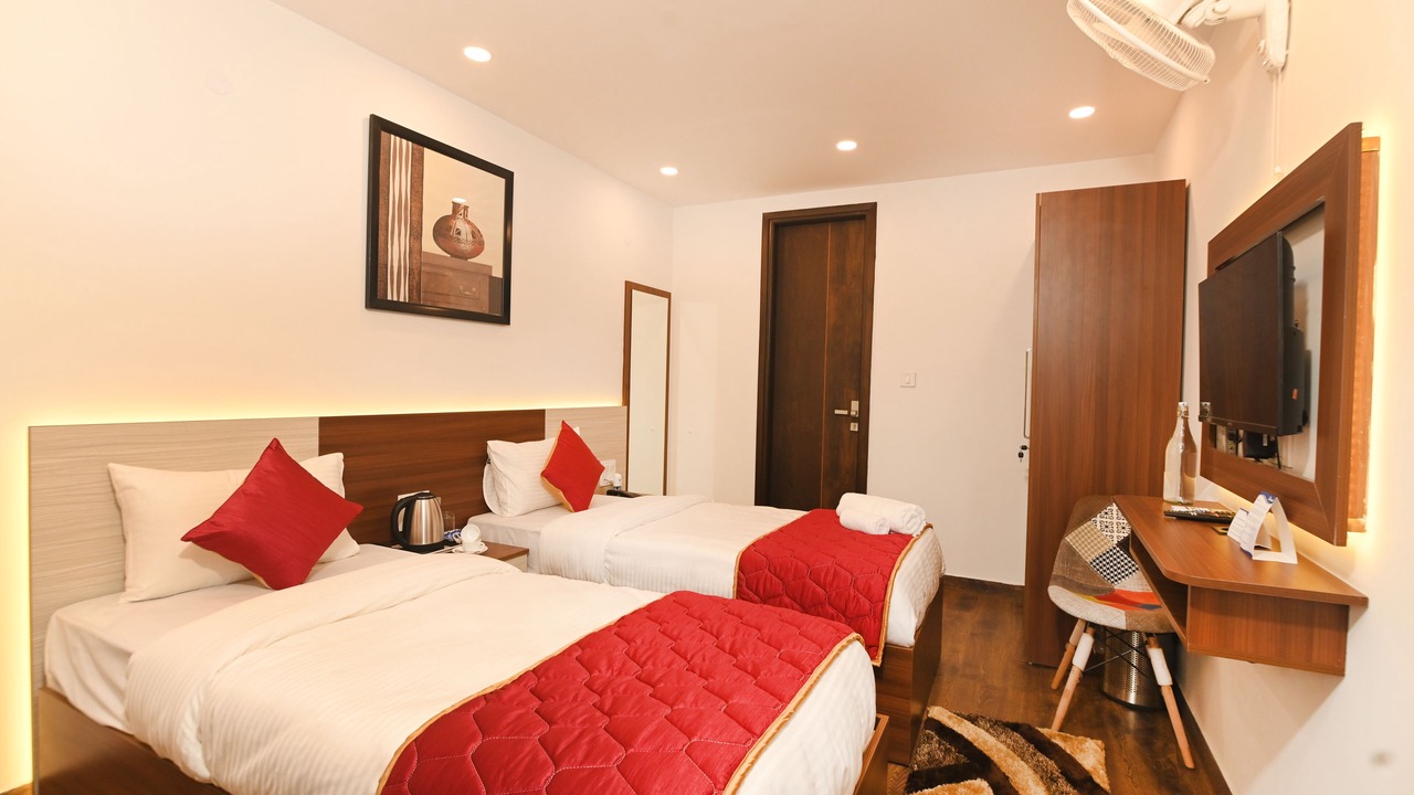 Photo of Bedroom in DLF Phase 3
