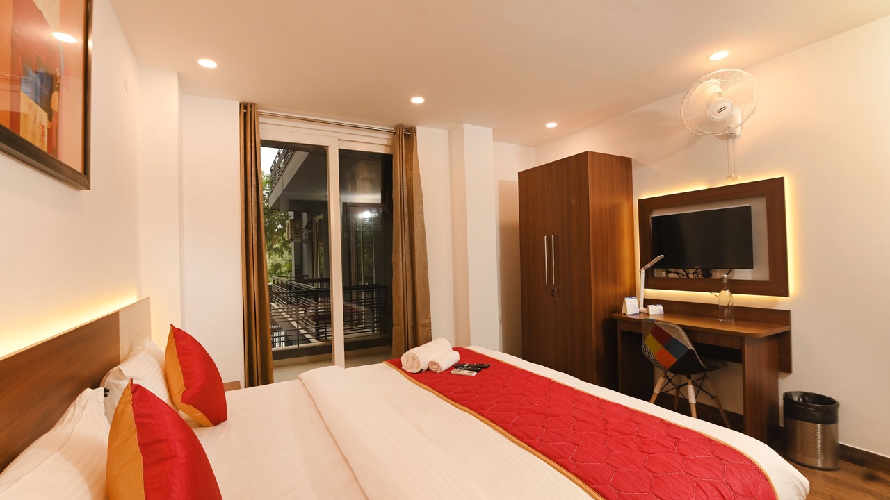 Photo of Bedroom in DLF Phase 3