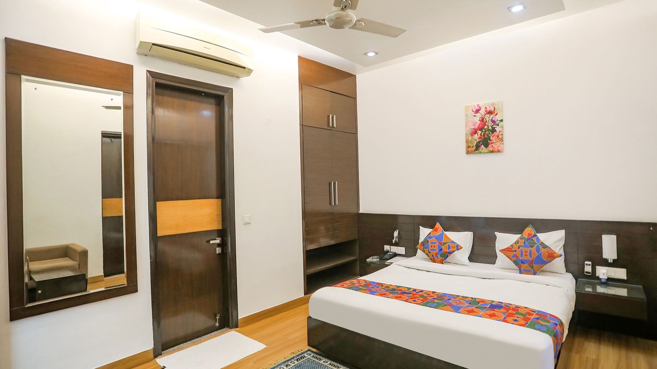 Photo of Bedroom in DLF Phase 3