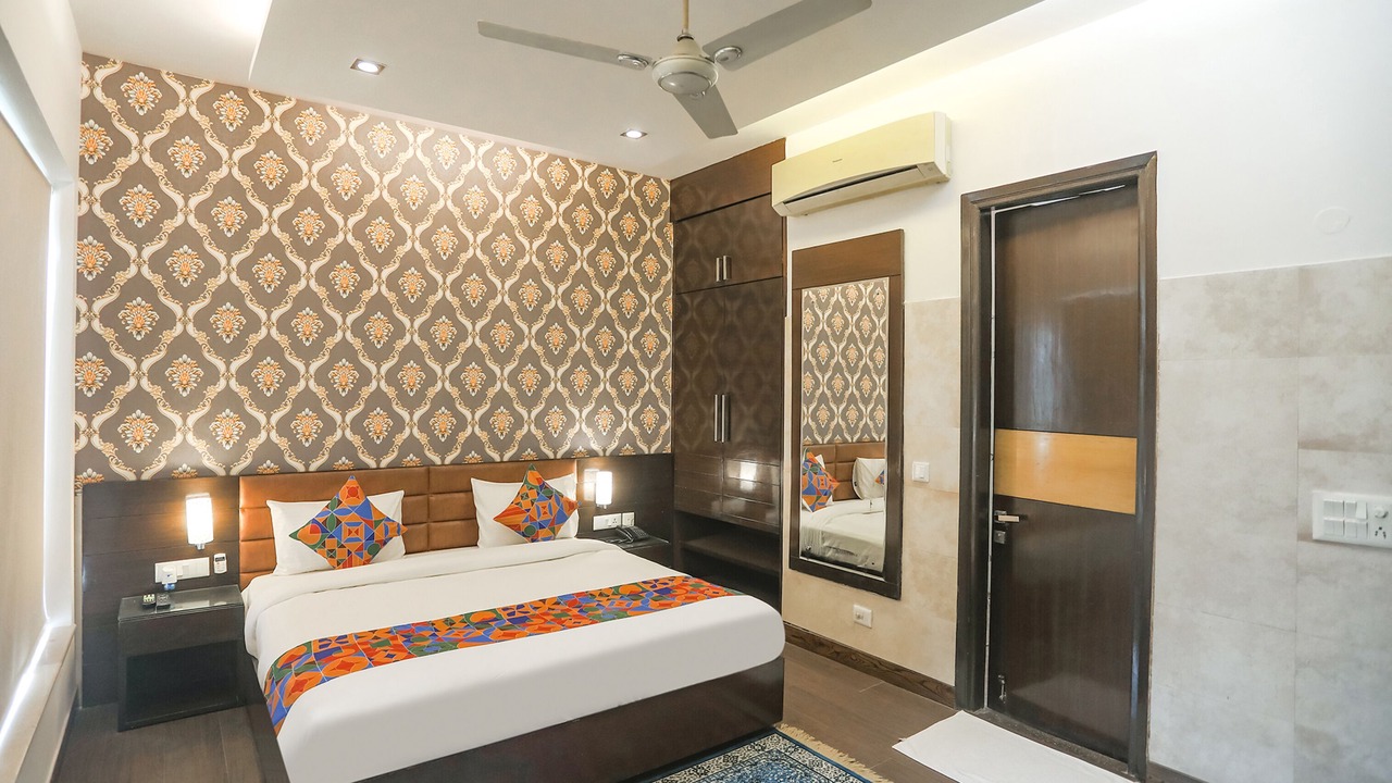 Photo of Bedroom in DLF Phase 3