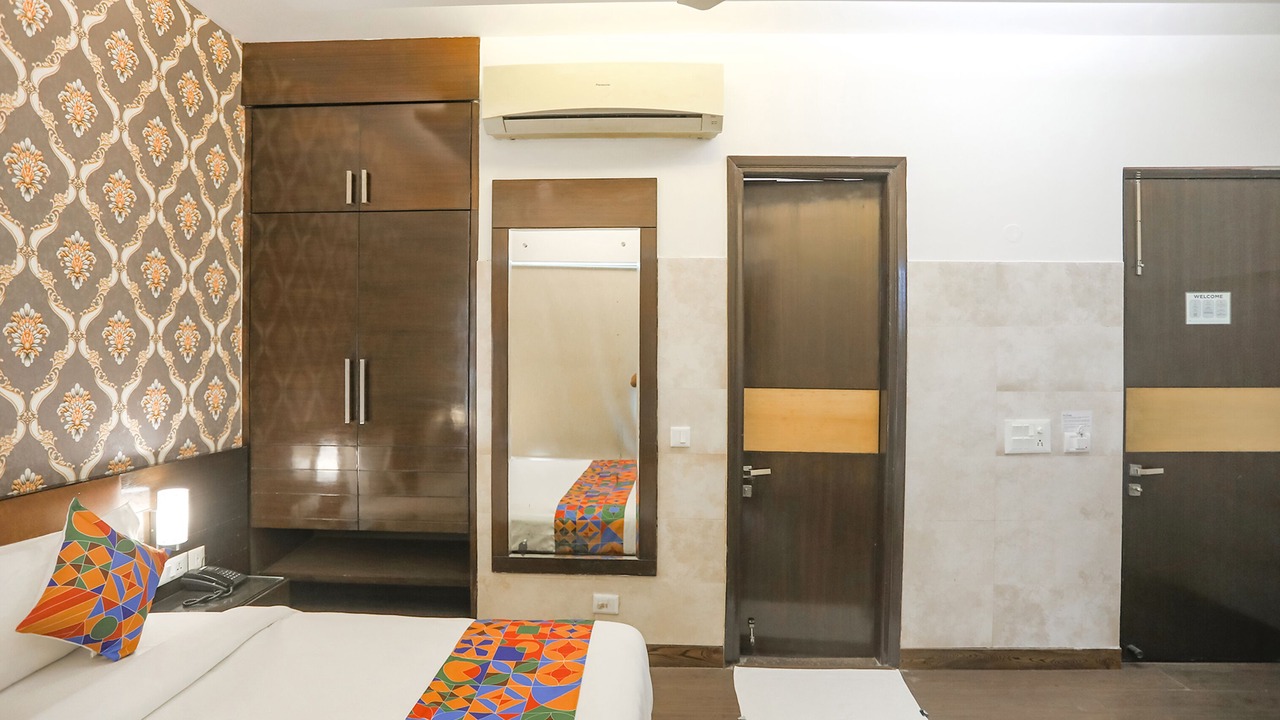 Photo of Bedroom in DLF Phase 3