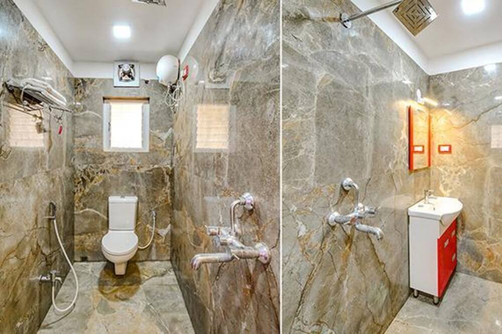 Photo of Bathroom in Lake Town