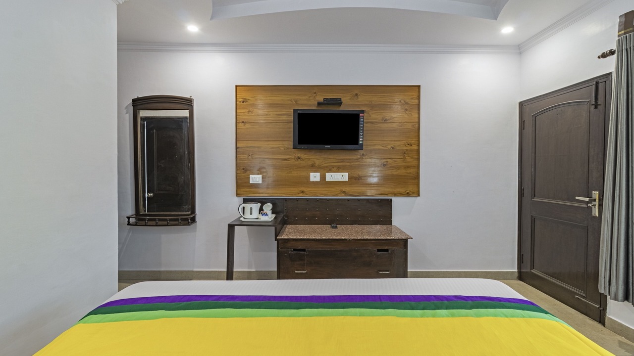 Photo of Bedroom in The Mall Road