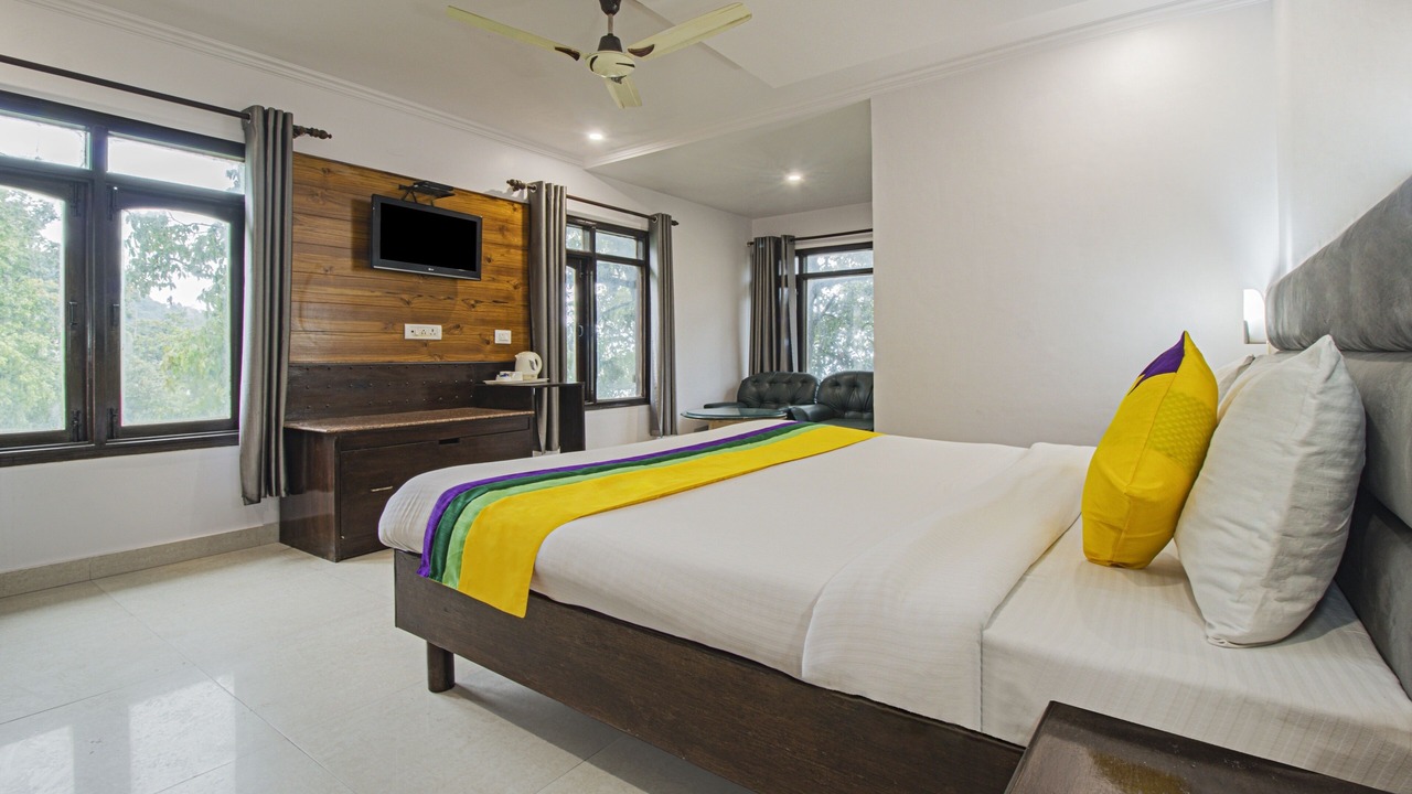 Photo of Bedroom in The Mall Road